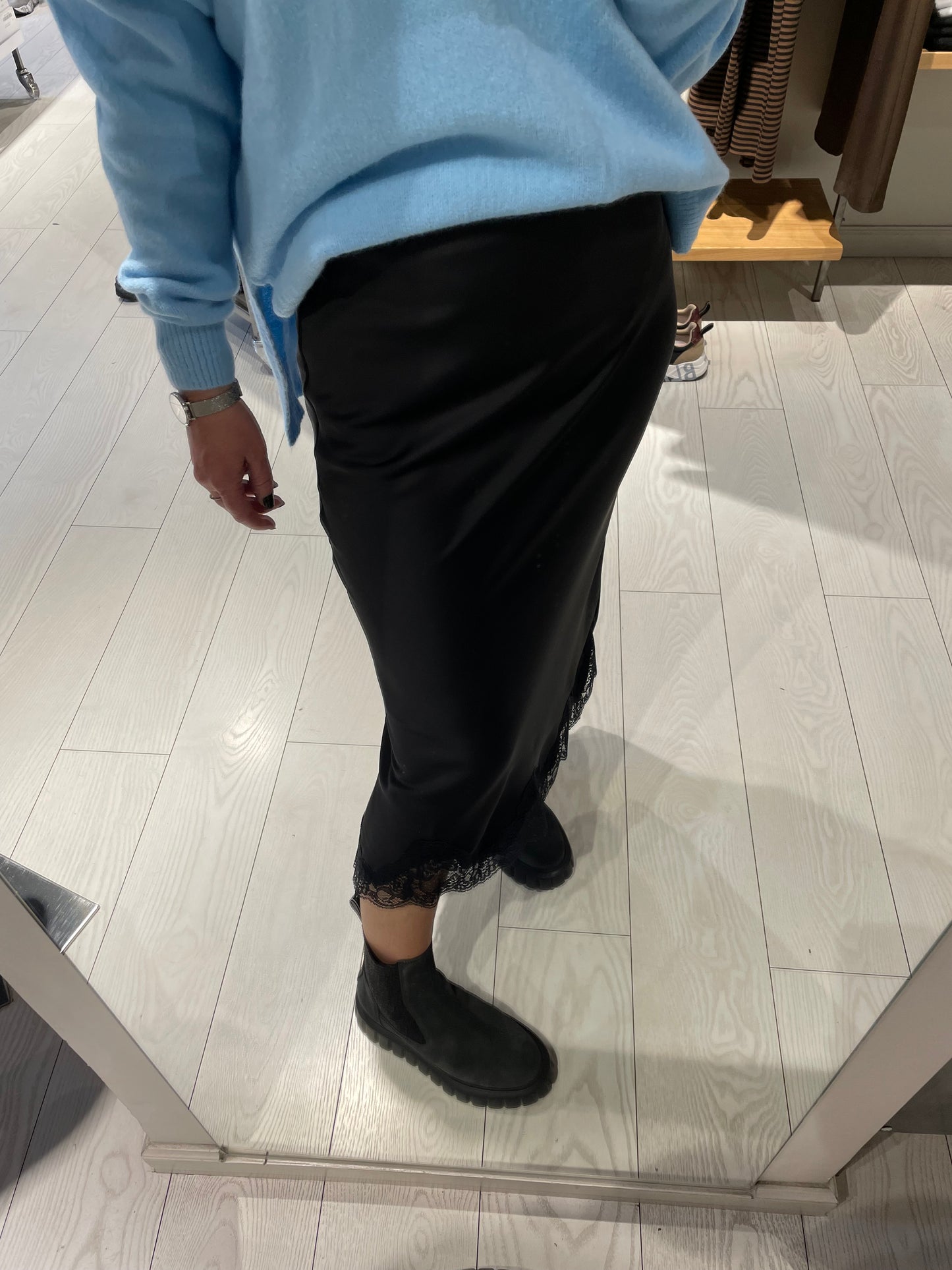 Gonna satin con pizzo Dixie