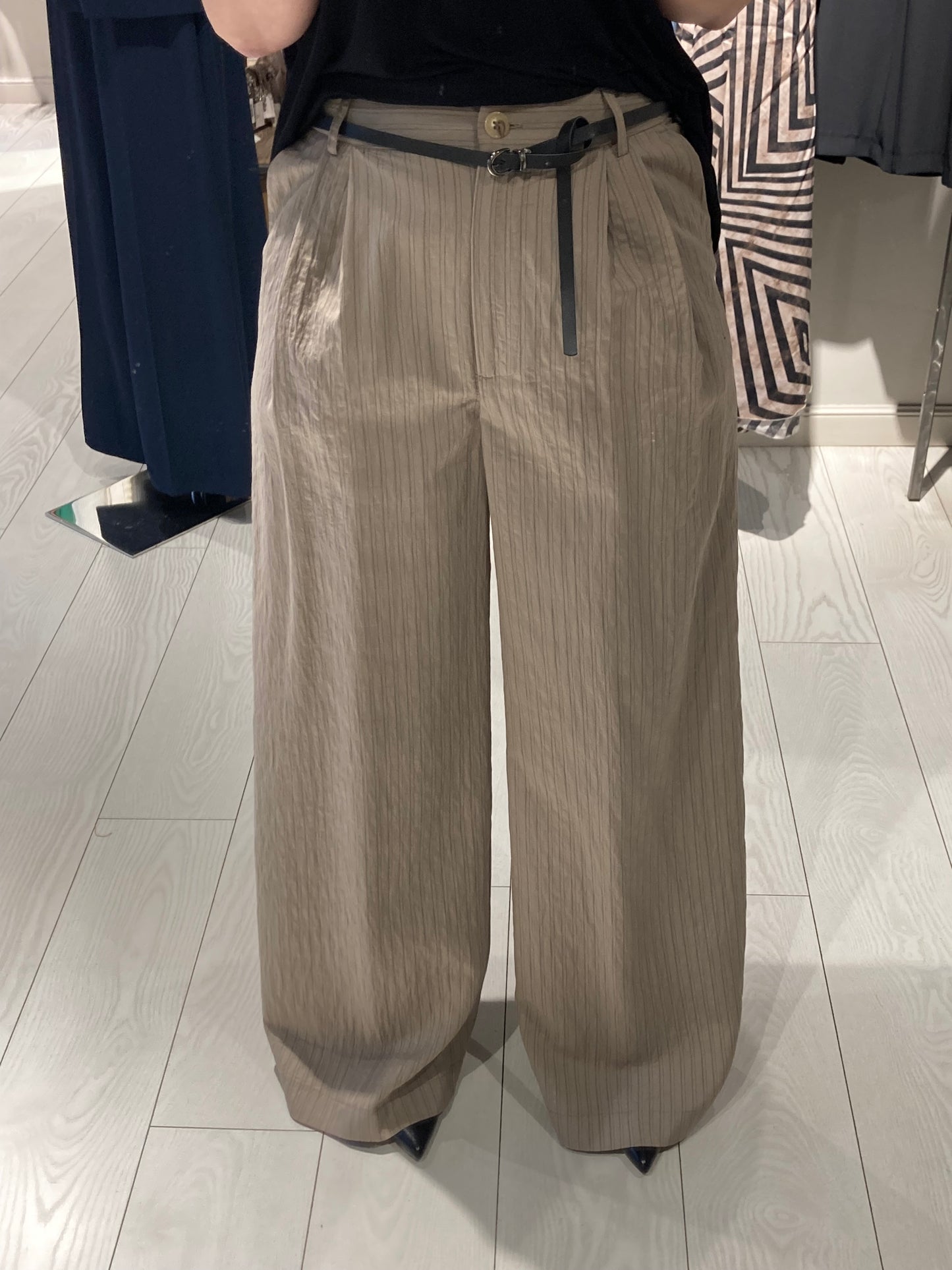 Pantalone palazzo gessato Kontatto