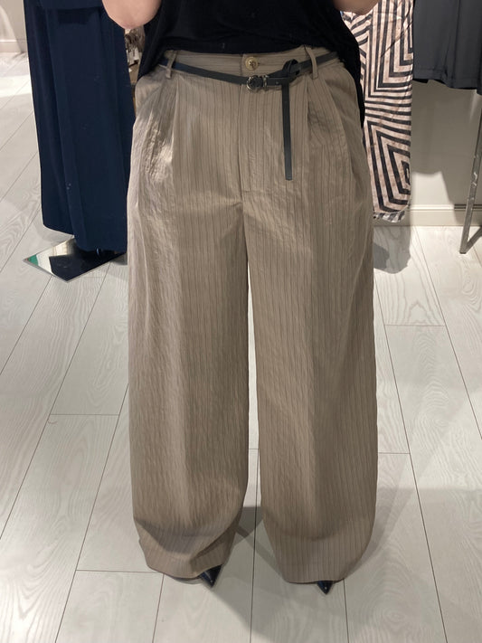 Pantalone palazzo gessato Kontatto