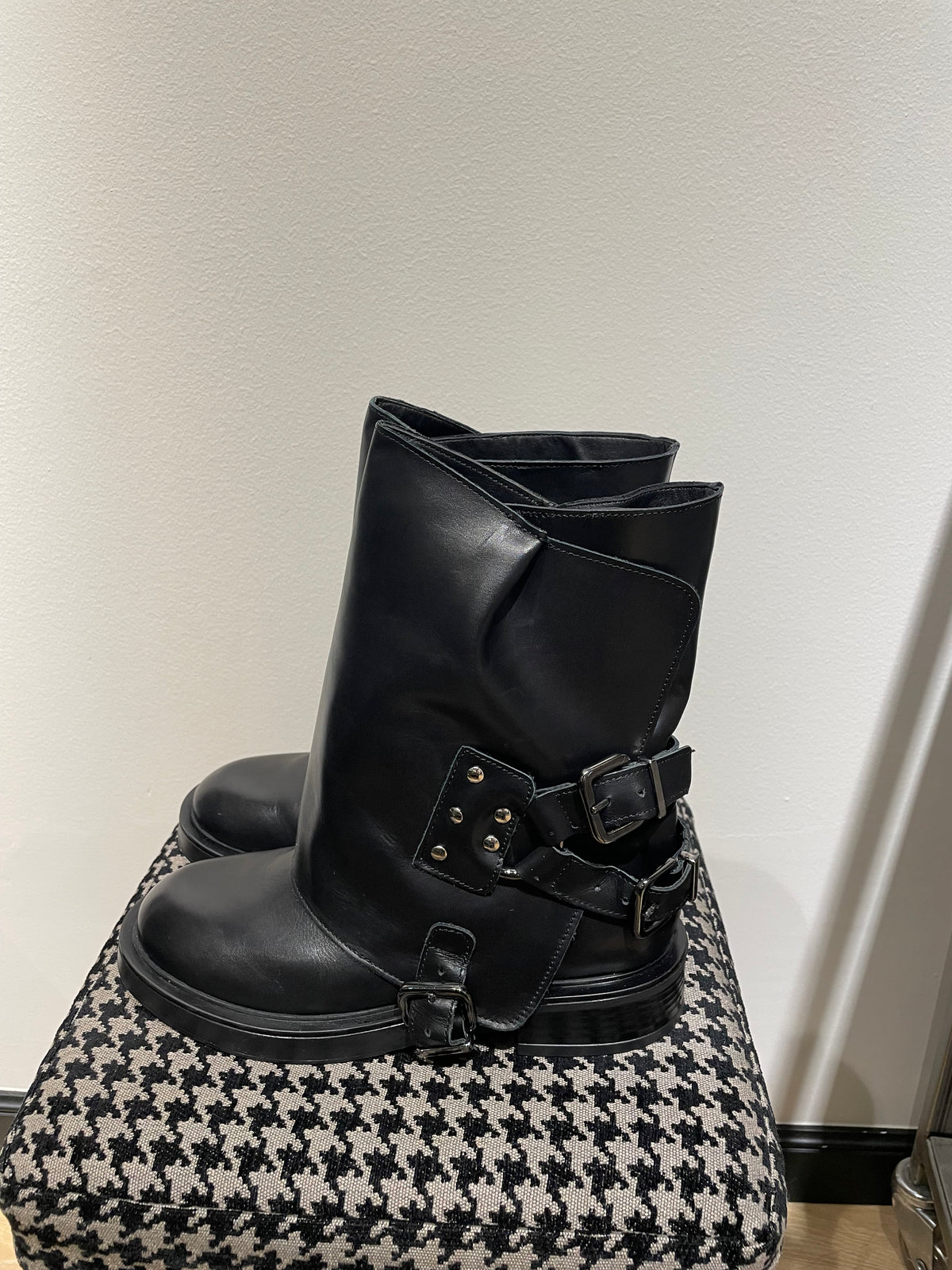 Boots Divine Follie