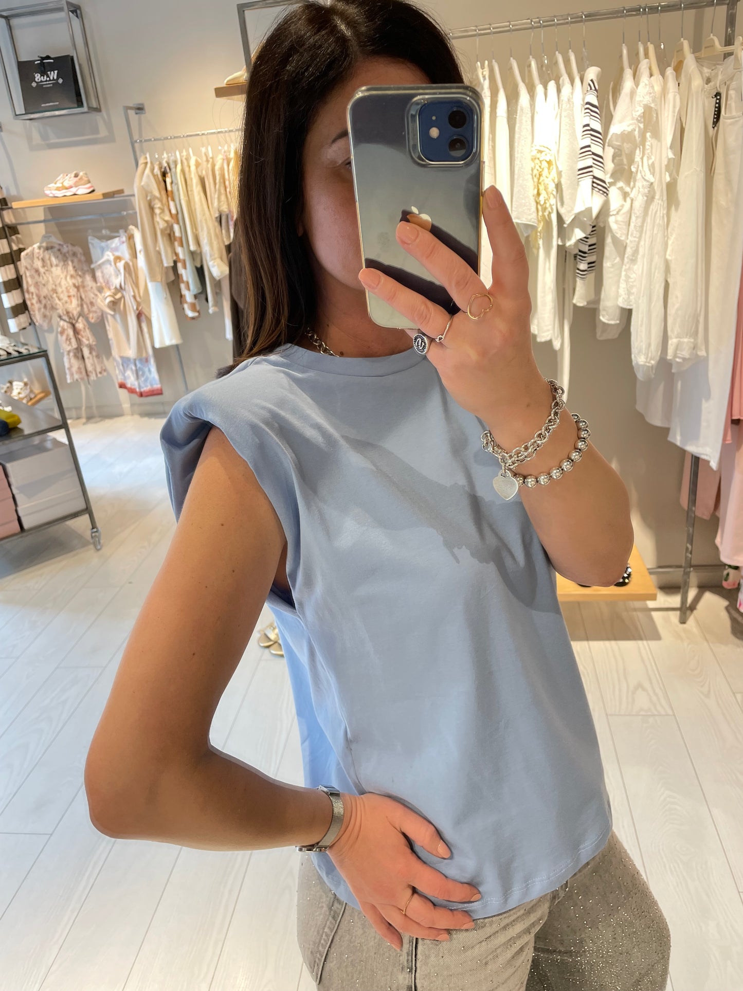 T-shirt con spalline Souvenir