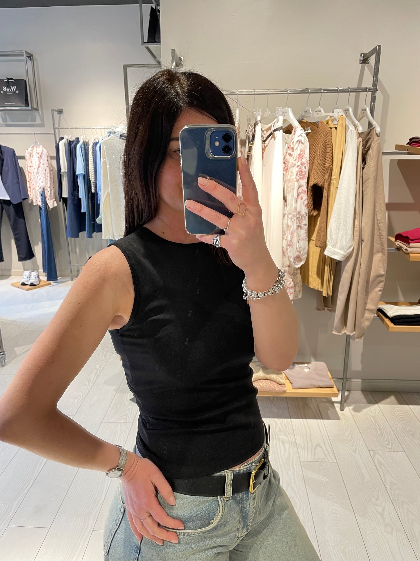 Top scollo schiena Kontatto