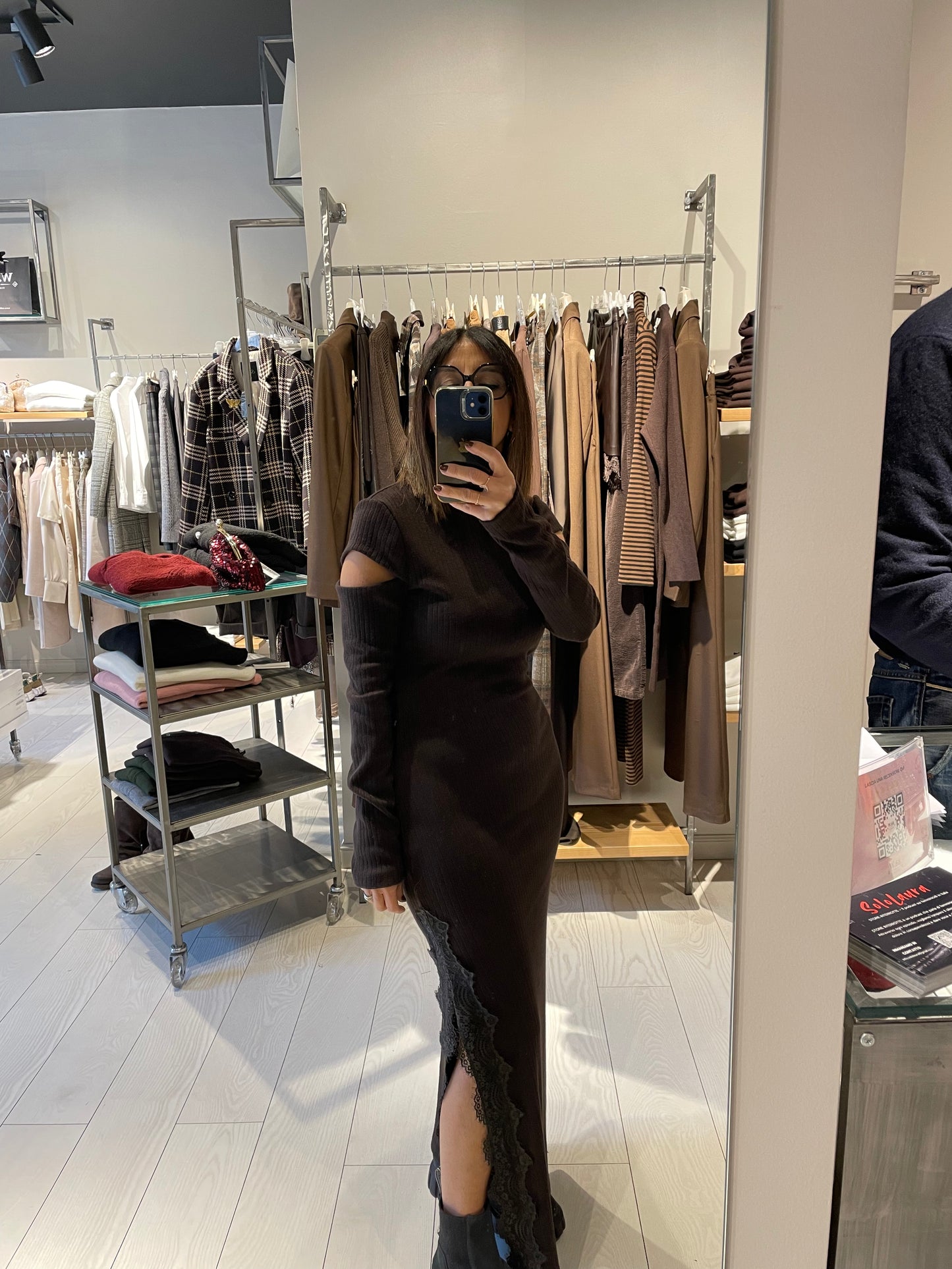 Abito lungo buco spalla Have One