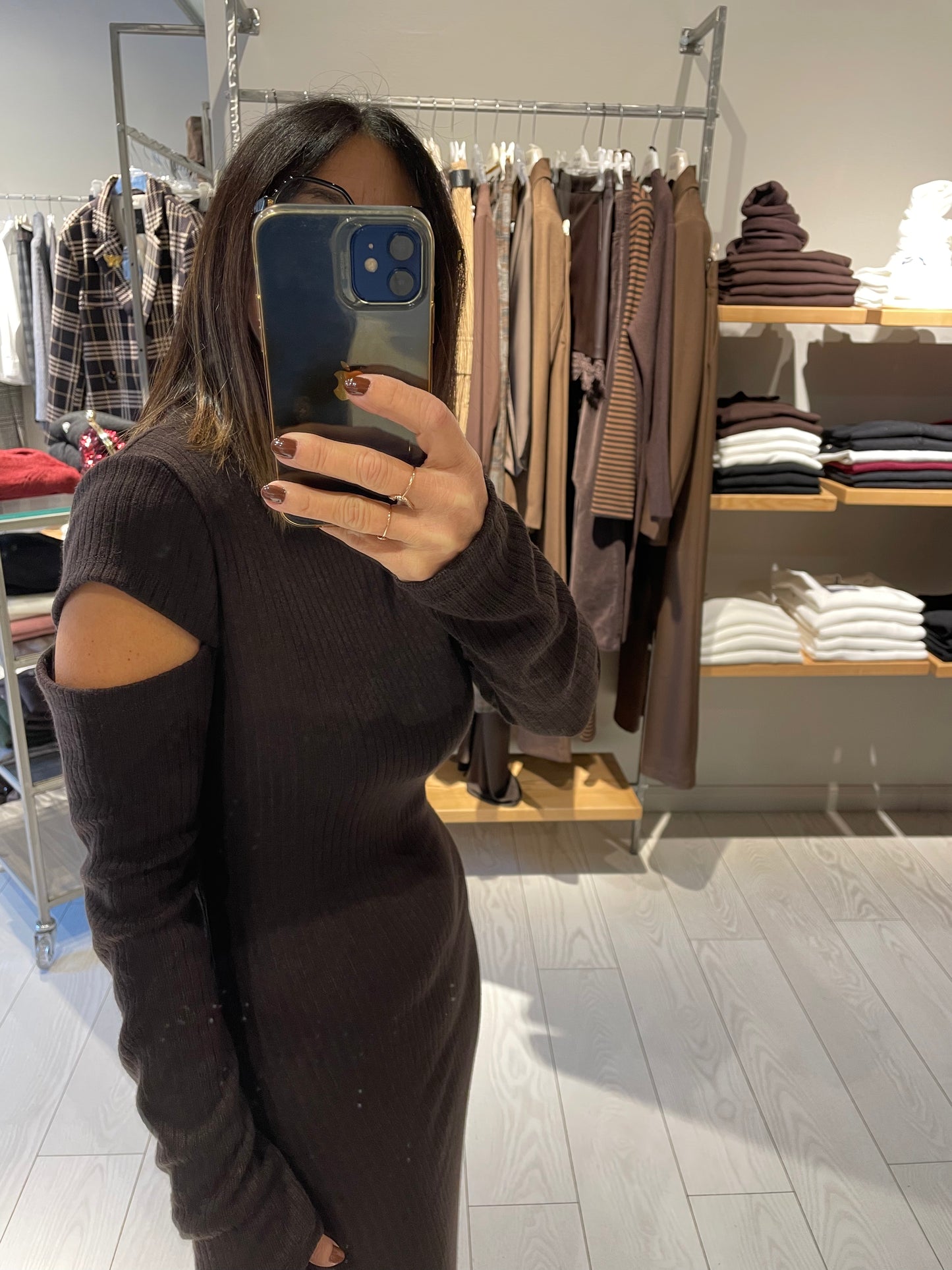 Abito lungo buco spalla Have One